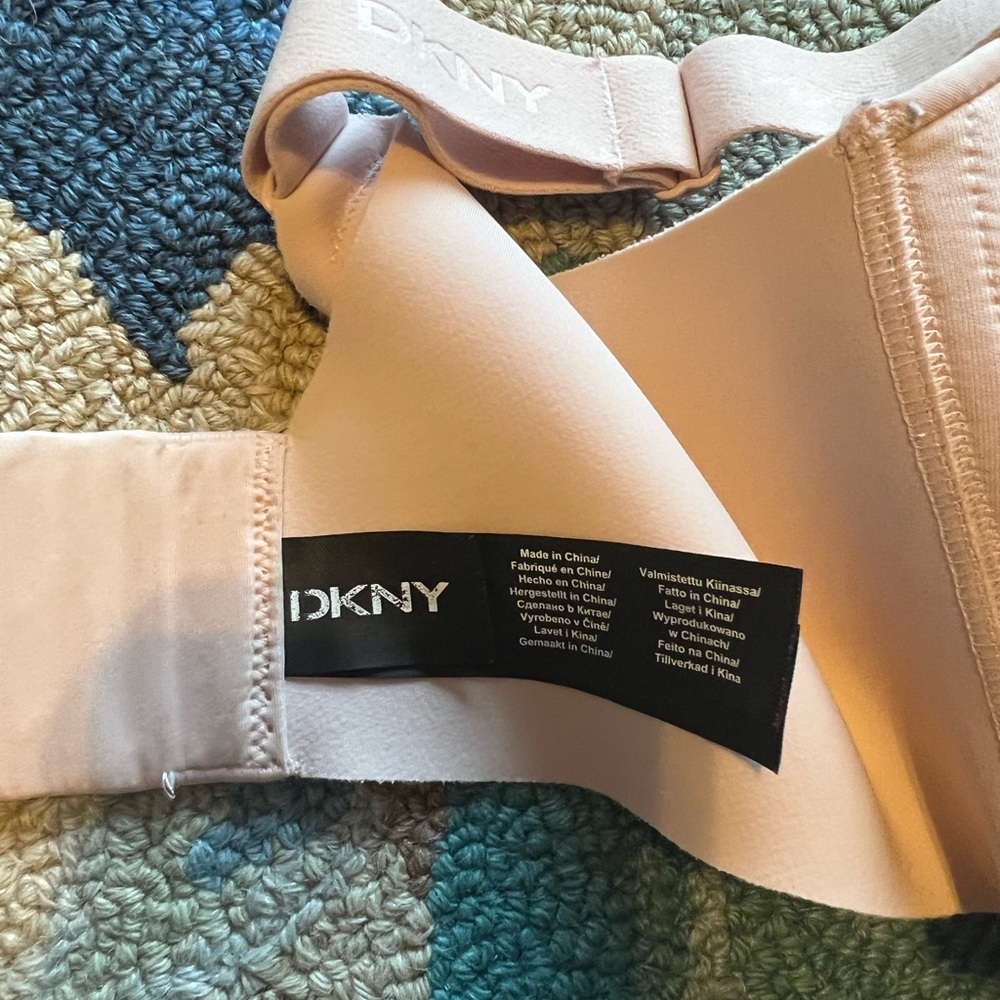 DKNY wireless bras size 34DD - Picture 3 of 5